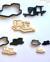 Load image into Gallery viewer, Jewish Tefillin Cookie Cutter 2pc SET, 3 sizes - 1.5&quot; Oreo
