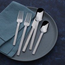 Load image into Gallery viewer, Towle Quest Flatware Service For 4
