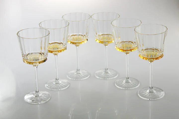 VWR4666 Set of 6 Glasses with Linear Design and Shade on the Bottom