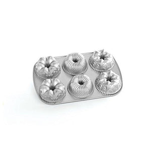 Nordic Ware Pro-Cast Cast Aluminum Garland Bundt Pan