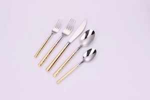 VF849SG  Silver with Graduated Gold Pebbled Handles - Service for 4