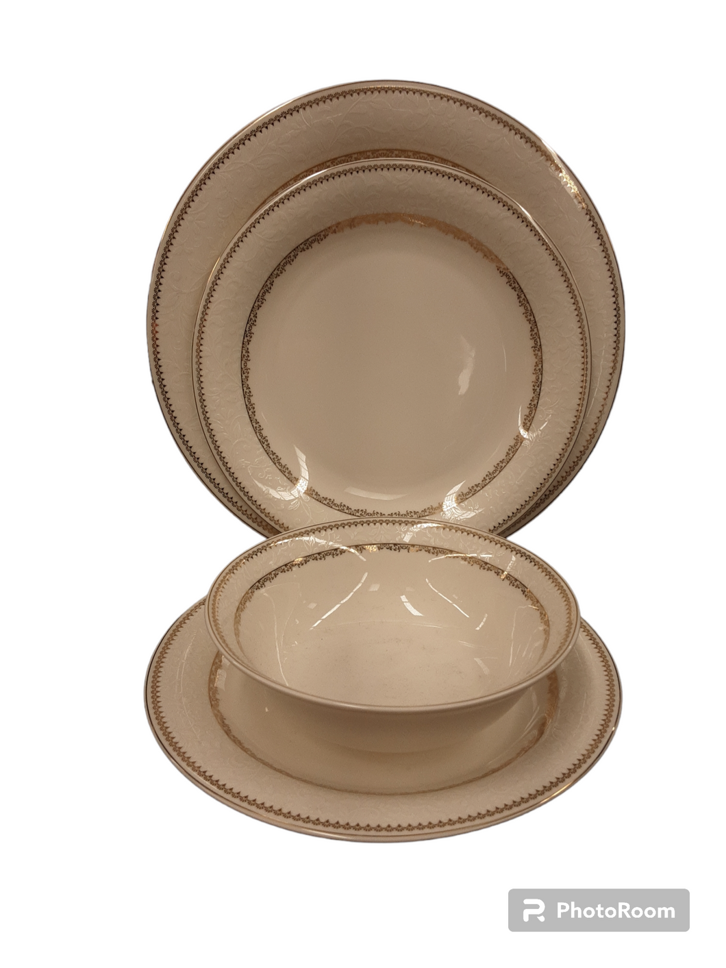 Noelle Dinnerware- Service For 4 With Xtra Fish Plate