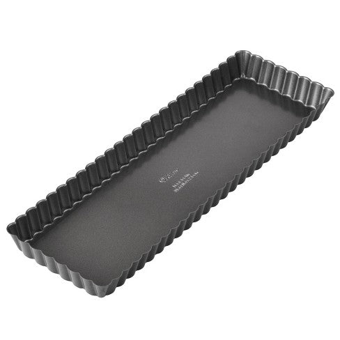 Wilton Nonstick Extra Long Scalloped Tart and Quiche Pan, 14-Inch