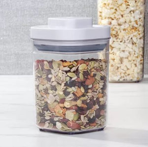 OXO GG POP CONTAINER - SMALL SQUARE SHORT 1.1 QT